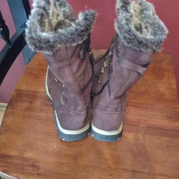 Skechers Boots - Picture 4 of 5